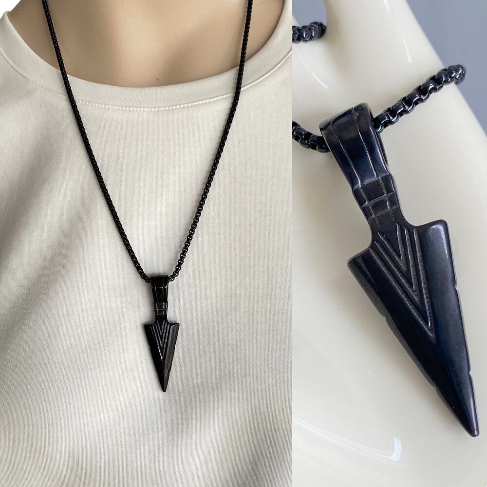 FAC NWT Obsidian Arrowhead Stone Necklace Black​